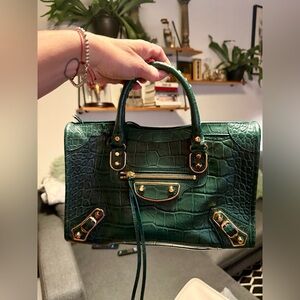 Brand New Balenciaga Green Embossed Leather Neo Classic City. Size Medium